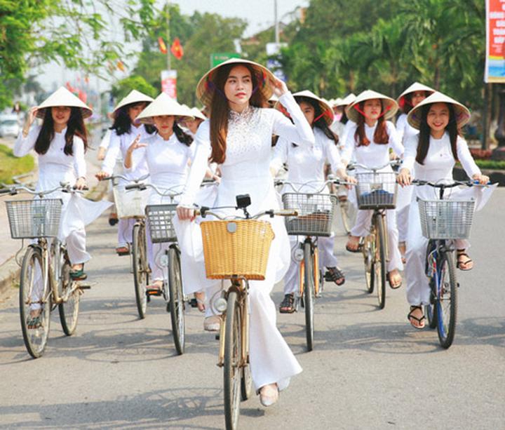 Xu hướng Ôm êm hít hà, dịu nhẹ như: Hotspot Matrix tiết lộ bí quyết video viral